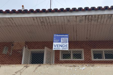 Casa para alugar com 370m², 4 quartos e 3 vagas Casa para alugar com 370m², 4 quartos e 3 vagasPLACA INSTALADA NA FACHADA