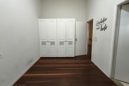 Casa para alugar com 370m², 4 quartos e 3 vagas Casa para alugar com 370m², 4 quartos e 3 vagasQuarto Suíte 2
