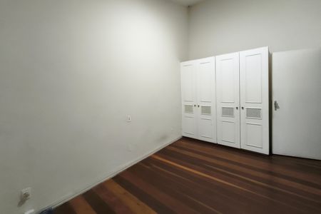 Casa para alugar com 370m², 4 quartos e 3 vagas Casa para alugar com 370m², 4 quartos e 3 vagasQuarto Suíte 2