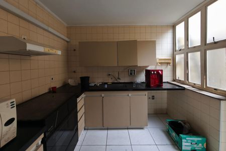 Casa para alugar com 370m², 4 quartos e 3 vagas Casa para alugar com 370m², 4 quartos e 3 vagasCozinha