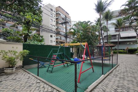 Apartamento para alugar com 107m², 3 quartos e 1 vaga Apartamento para alugar com 107m², 3 quartos e 1 vagaÁrea comum - Playground