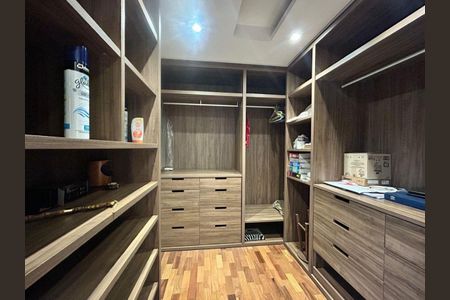 Casa de condomínio à venda com 158m², 3 quartos e 2 vagasQuarto