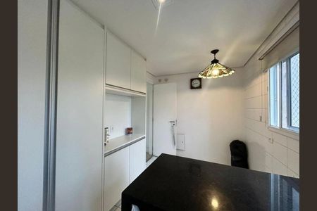 Casa de condomínio à venda com 158m², 3 quartos e 2 vagasÁrea de serviço