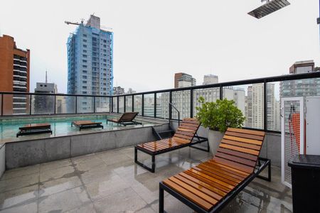 Studio para alugar com 26m², 1 quarto e sem vaga Studio para alugar com 26m², 1 quarto e sem vagaÁrea comum - Piscina