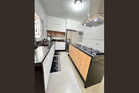 Casa à venda com 131m², 3 quartos e 2 vagasFoto 04