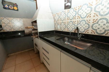 Casa de condomínio para alugar com 190m², 3 quartos e 2 vagasCHURRASQUEIRA