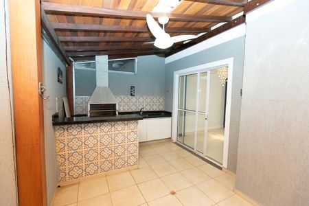 Casa de condomínio para alugar com 190m², 3 quartos e 2 vagasCHURRASQUEIRA