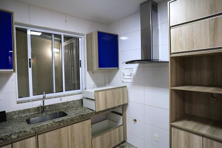 Apartamento para alugar com 170m², 4 quartos e 2 vagas Apartamento para alugar com 170m², 4 quartos e 2 vagasCozinha