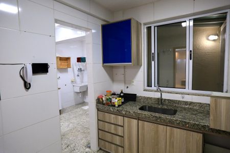 Apartamento para alugar com 170m², 4 quartos e 2 vagas Apartamento para alugar com 170m², 4 quartos e 2 vagasCozinha