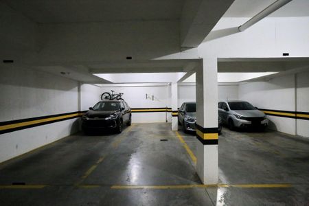 Apartamento para alugar com 170m², 4 quartos e 2 vagas Apartamento para alugar com 170m², 4 quartos e 2 vagasGaragem