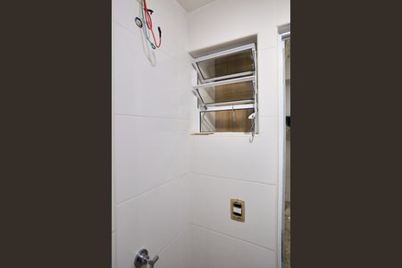Apartamento para alugar com 170m², 4 quartos e 2 vagas Apartamento para alugar com 170m², 4 quartos e 2 vagasBanheiro de serviço