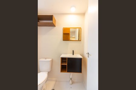 Apartamento à venda com 57m², 2 quartos e 1 vaga Apartamento à venda com 57m², 2 quartos e 1 vagaBanheiro
