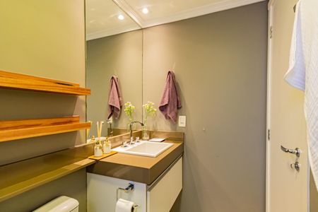Apartamento à venda com 67m², 2 quartos e 1 vaga Apartamento à venda com 67m², 2 quartos e 1 vagaBanheiro