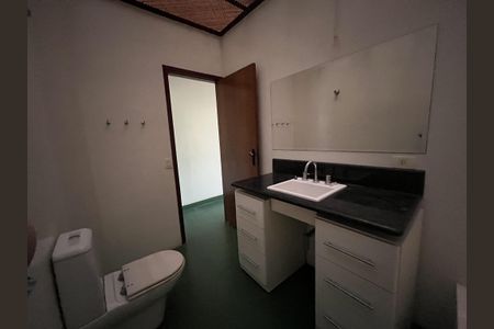 Banheiro  de casa à venda com 3 quartos, 138m² em Vila Cordeiro, São Paulo