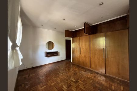 Quarto de casa à venda com 3 quartos, 138m² em Vila Cordeiro, São Paulo