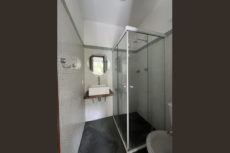 Banheiro  de casa à venda com 3 quartos, 138m² em Vila Cordeiro, São Paulo