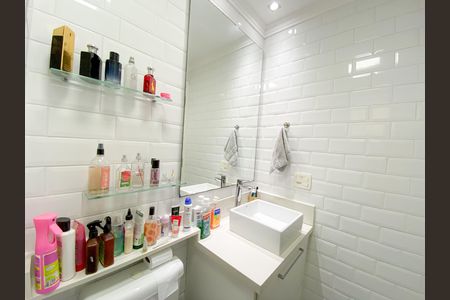 Apartamento à venda com 70m², 3 quartos e 1 vaga Apartamento à venda com 70m², 3 quartos e 1 vagaBanheiro Suíte
