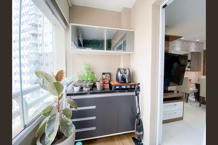 Apartamento à venda com 70m², 3 quartos e 1 vaga Apartamento à venda com 70m², 3 quartos e 1 vagaVaranda