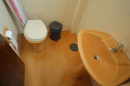 Apartamento à venda com 77m², 2 quartos e sem vagaBanheiro serviço 