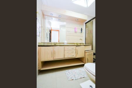 Apartamento à venda com 168m², 4 quartos e 2 vagasBanheiro do Quarto 3