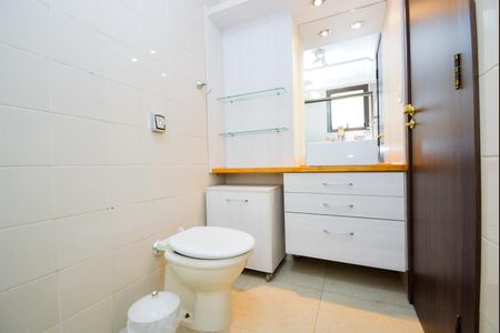 Apartamento à venda com 168m², 4 quartos e 2 vagasBanheiro do Quarto 4 