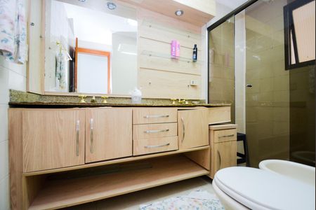 Apartamento à venda com 168m², 4 quartos e 2 vagasBanheiro do Quarto 3