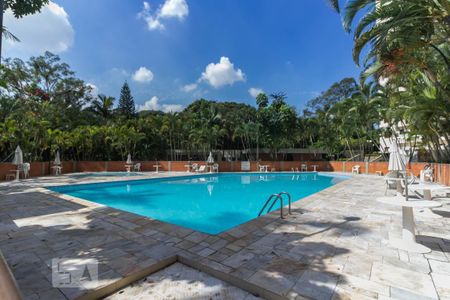Apartamento à venda com 168m², 4 quartos e 2 vagas Apartamento à venda com 168m², 4 quartos e 2 vagasÁrea comum - Piscina