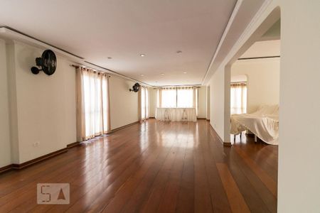 Apartamento à venda com 168m², 4 quartos e 2 vagas Apartamento à venda com 168m², 4 quartos e 2 vagasÁrea comum - Salão de festas