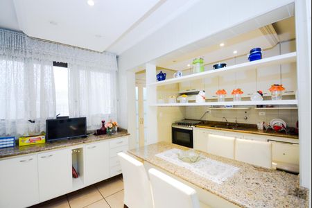 Apartamento à venda com 168m², 4 quartos e 2 vagasCozinha