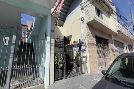 Casa para alugar com 110m², 2 quartos e sem vaga Casa para alugar com 110m², 2 quartos e sem vagaFachada com placa