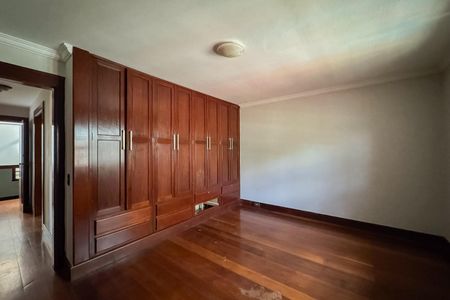Casa à venda com 470m², 4 quartos e 6 vagas
