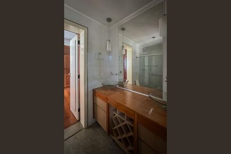 Casa à venda com 470m², 4 quartos e 6 vagas