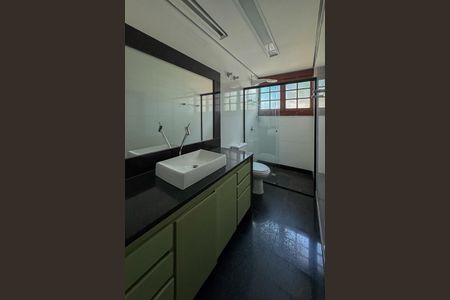 Casa à venda com 470m², 4 quartos e 6 vagas