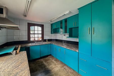 Casa à venda com 470m², 4 quartos e 6 vagas