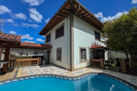 Casa à venda com 470m², 4 quartos e 6 vagas