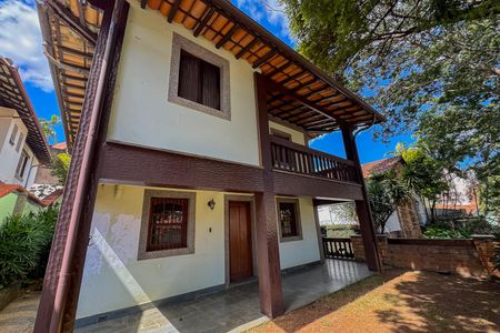 Casa à venda com 470m², 4 quartos e 6 vagas
