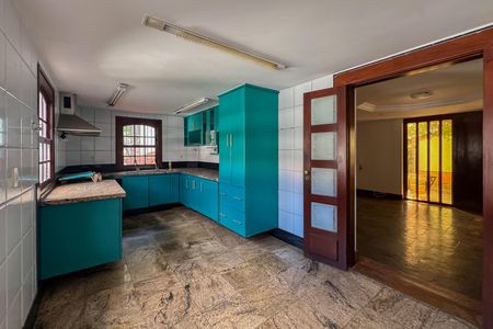 Casa à venda com 470m², 4 quartos e 6 vagas