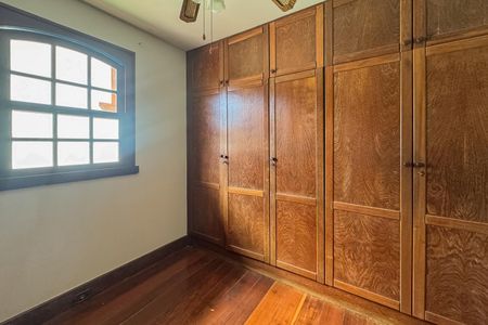 Casa à venda com 470m², 4 quartos e 6 vagas