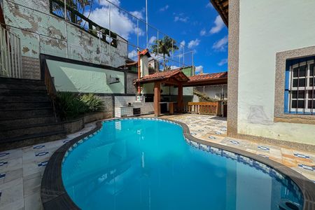 Casa à venda com 470m², 4 quartos e 6 vagas
