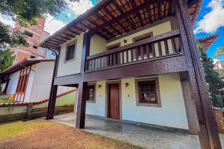 Casa à venda com 470m², 4 quartos e 6 vagas