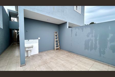 Casa para alugar com 65m², 2 quartos e 1 vagaÁrea de Serviço