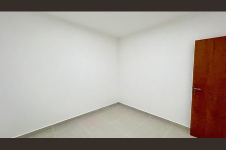 Quarto 1 de casa para alugar com 2 quartos, 65m² em Parque Mikail, Guarulhos