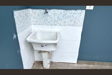 Casa para alugar com 65m², 2 quartos e 1 vagaÁrea de Serviço