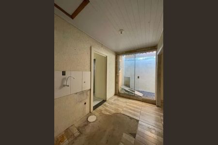 Casa para alugar com 78m², 2 quartos e sem vaga