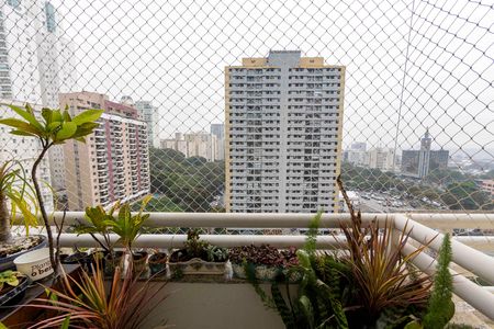 Apartamento à venda com 100m², 2 quartos e 2 vagas Apartamento à venda com 100m², 2 quartos e 2 vagasVaranda