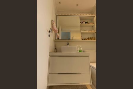 Apartamento à venda com 100m², 2 quartos e 2 vagas Apartamento à venda com 100m², 2 quartos e 2 vagasBanheiro da suite 2