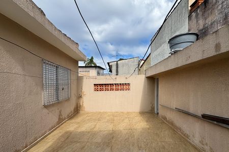 Casa à venda com 154m², 2 quartos e 1 vaga Casa à venda com 154m², 2 quartos e 1 vagaVaranda