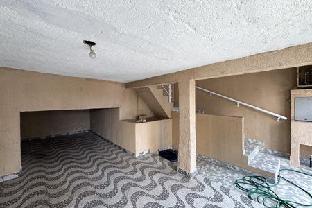 Casa à venda com 154m², 2 quartos e 1 vaga Casa à venda com 154m², 2 quartos e 1 vagaGaragem