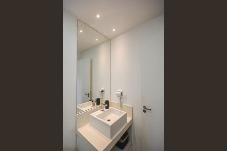 Apartamento para alugar com 104m², 2 quartos e 2 vagas Apartamento para alugar com 104m², 2 quartos e 2 vagasBanheiro