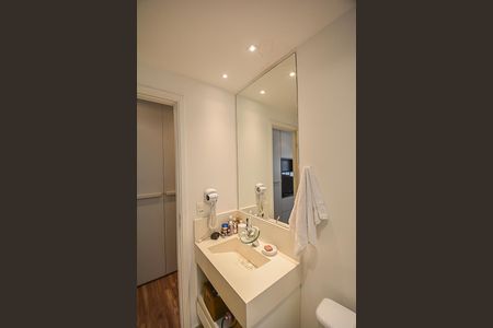 Apartamento para alugar com 104m², 2 quartos e 2 vagas Apartamento para alugar com 104m², 2 quartos e 2 vagasBanheiro da Suíte